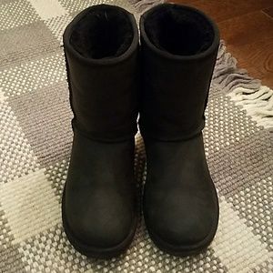 UGG Classic Short II